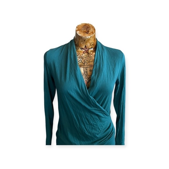 Pure Collection top vneck green size 6 small - Picture 2 of 7